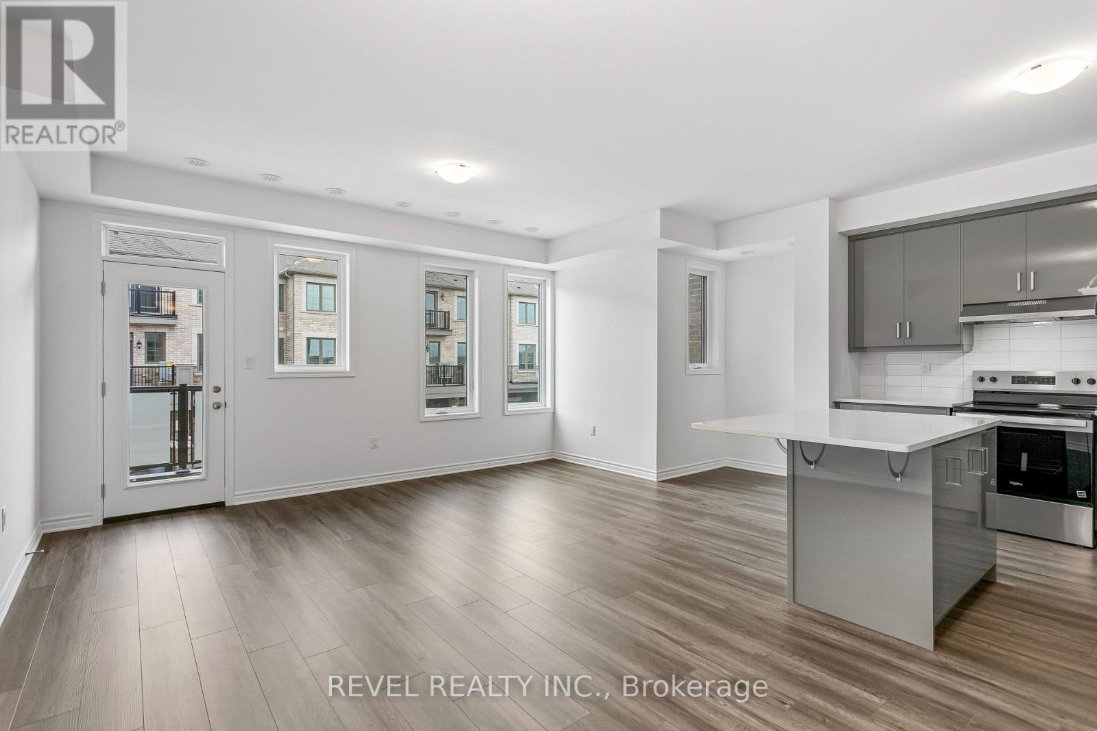 15 Varisty Drive, Brampton, ON - Indoor Photo Showing Kitchen