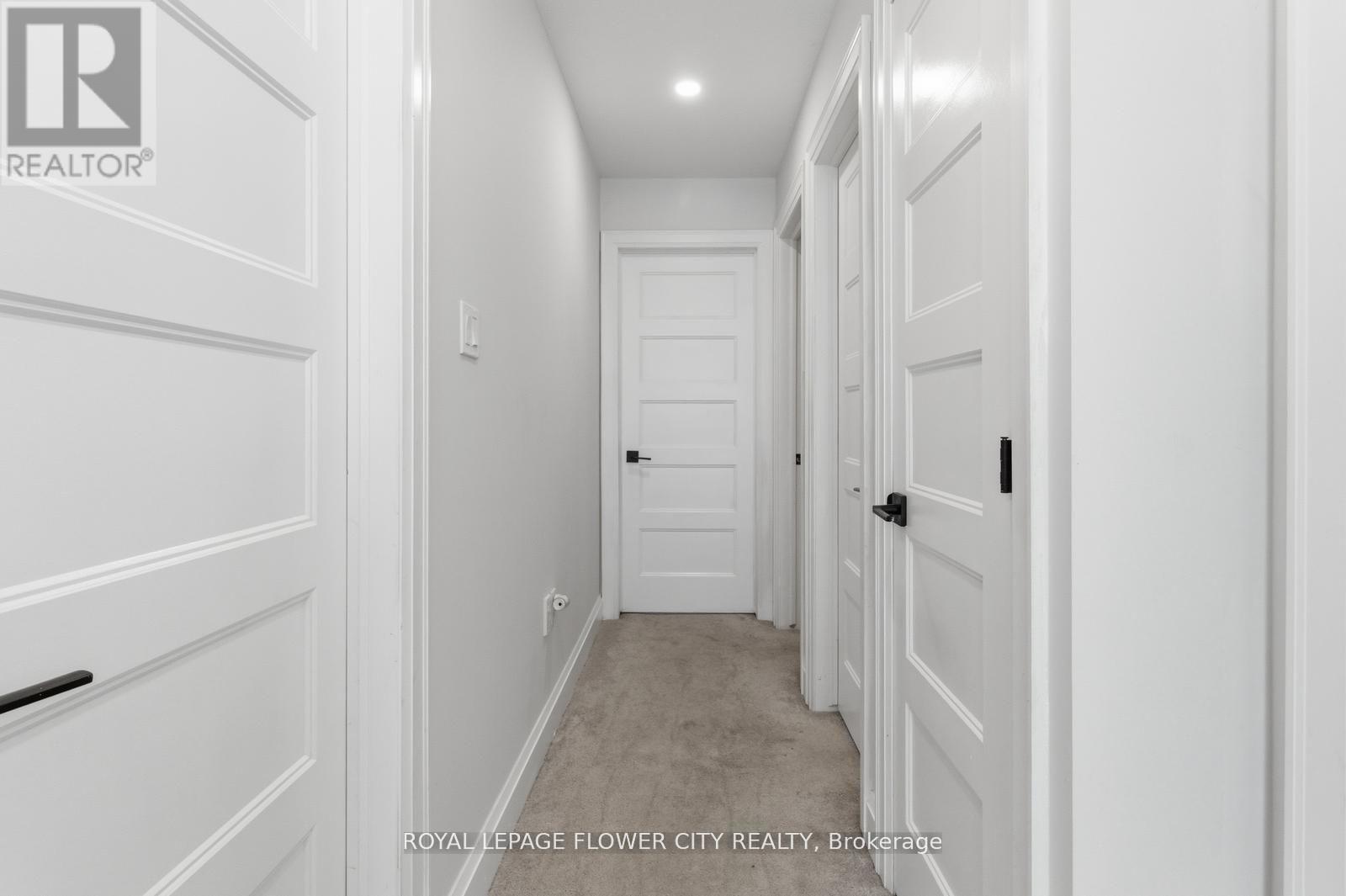 13 Grafton Avenue, Hamilton, ON - Indoor Photo Showing Other Room