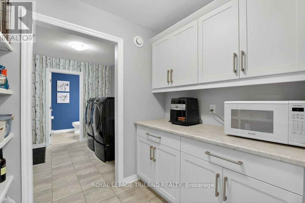 2 Ambrosia Path, St. Thomas, ON - Indoor Photo Showing Other Room