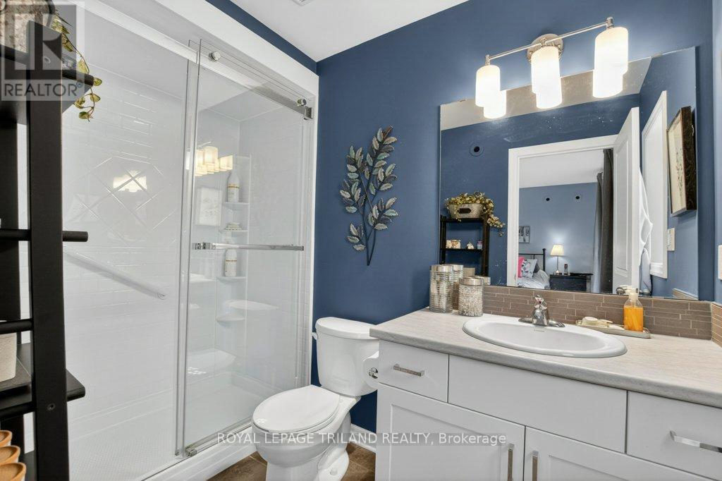 2 Ambrosia Path, St. Thomas, ON - Indoor Photo Showing Bathroom
