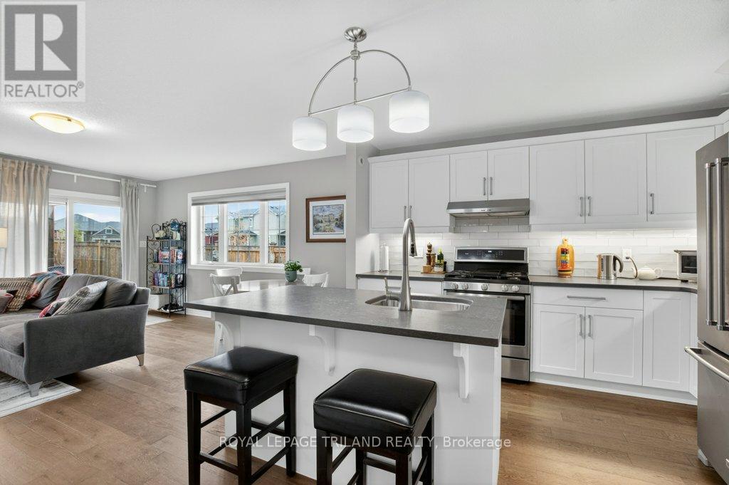 2 Ambrosia Path, St. Thomas, ON - Indoor Photo Showing Kitchen
