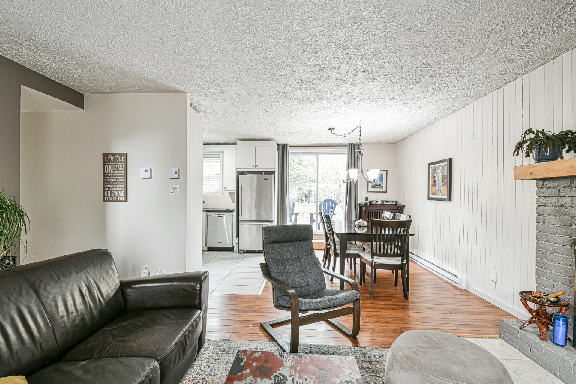 Vue d'ensemble - 340 Rue Des Plaines, Sainte-Adèle, QC - Indoor Photo Showing Living Room