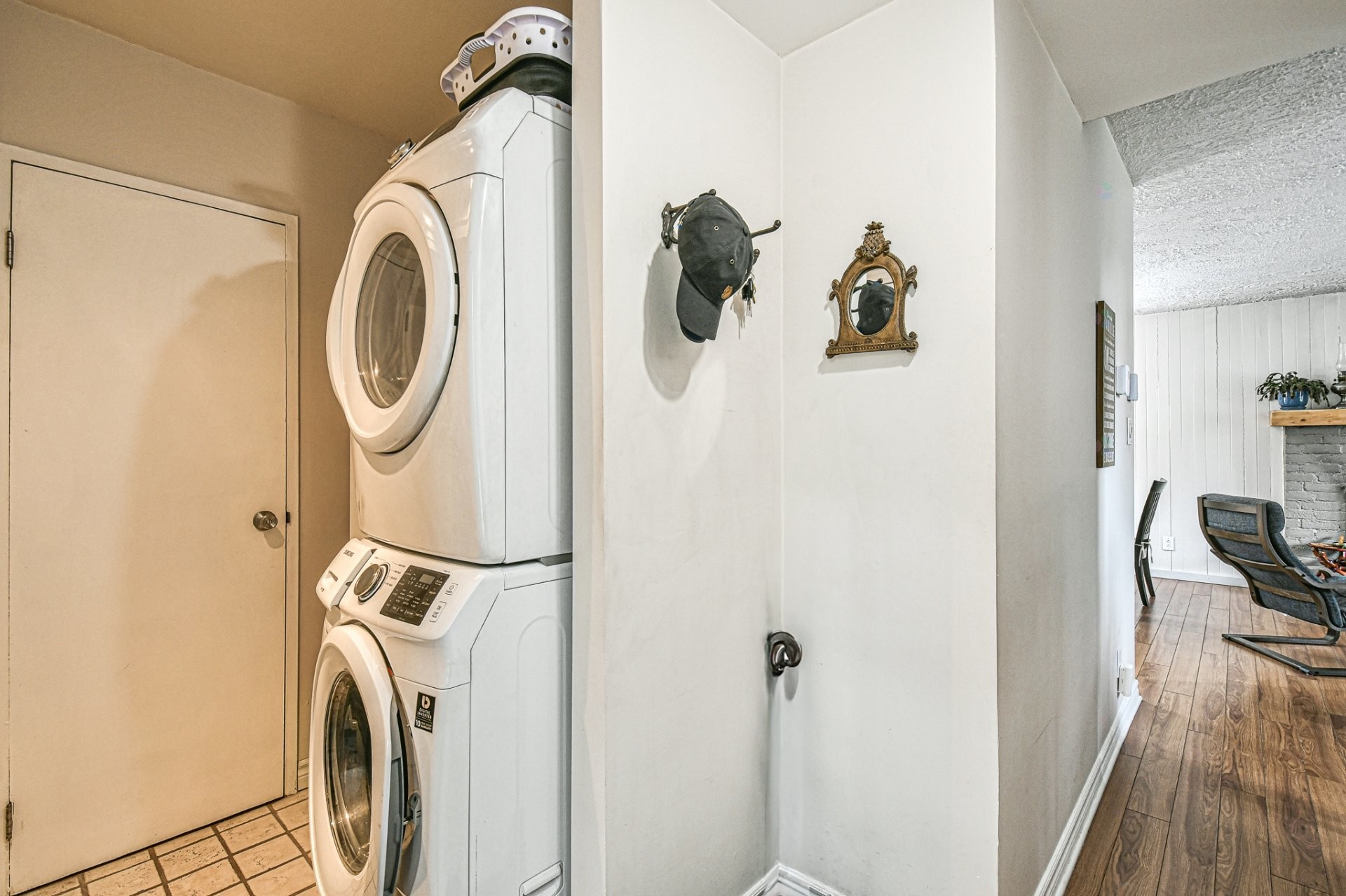 Corridor - 340 Rue Des Plaines, Sainte-Adèle, QC - Indoor Photo Showing Laundry Room