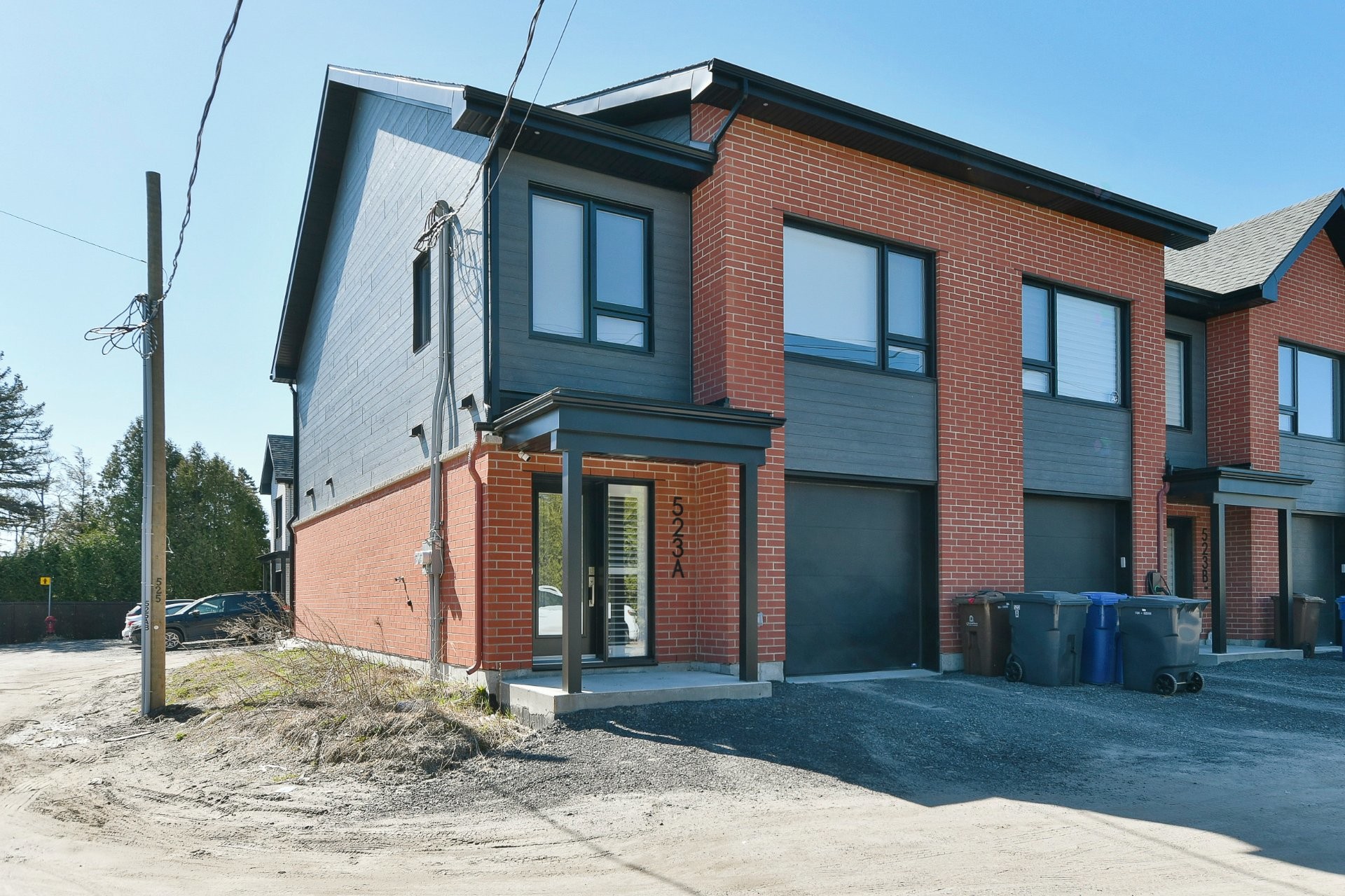 Front of Structure - A-523Z Rg De L'Achigan, L'Assomption, QC - Outdoor