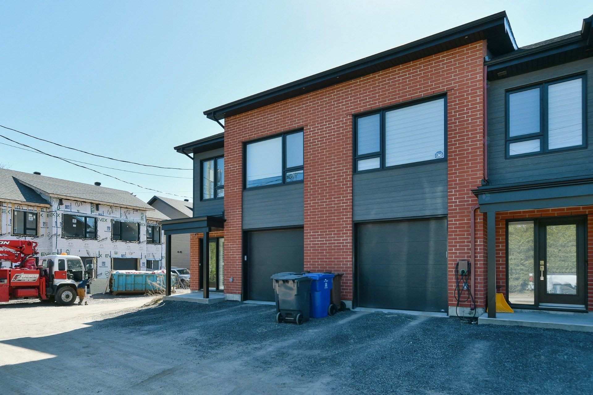 Front of Structure - A-523Z Rg De L'Achigan, L'Assomption, QC - Outdoor