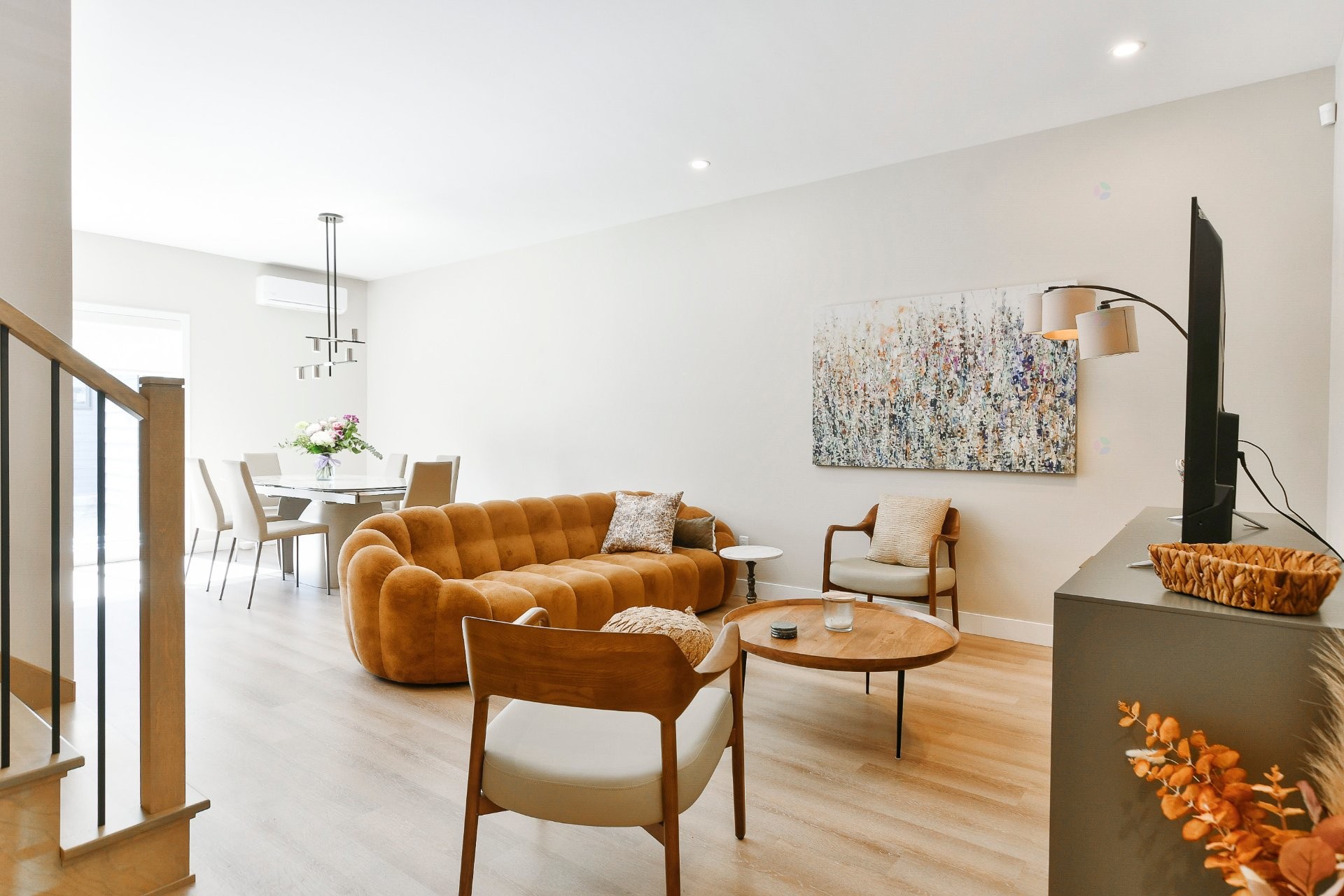 Living Room - A-523Z Rg De L'Achigan, L'Assomption, QC - Indoor