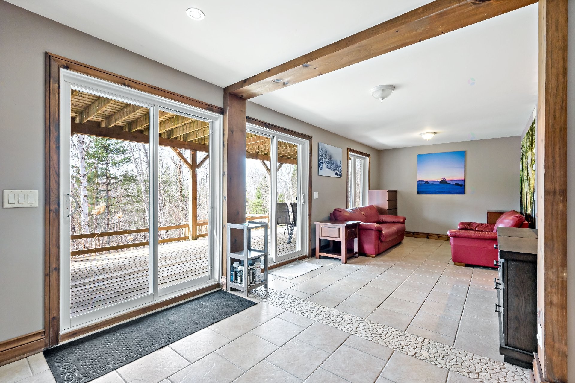 Salle familiale - 345 - 347 Ch. Grenier, Lac-Supérieur, QC