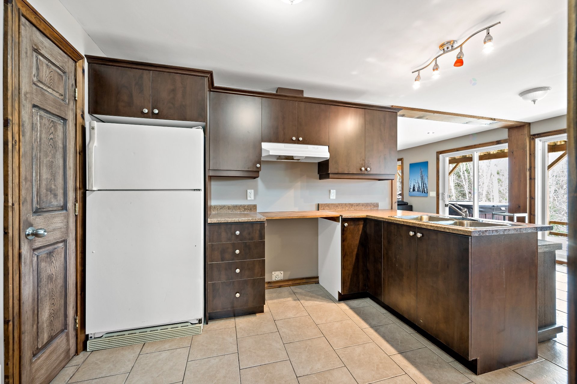 Cuisinette - 345 - 347 Ch. Grenier, Lac-Supérieur, QC