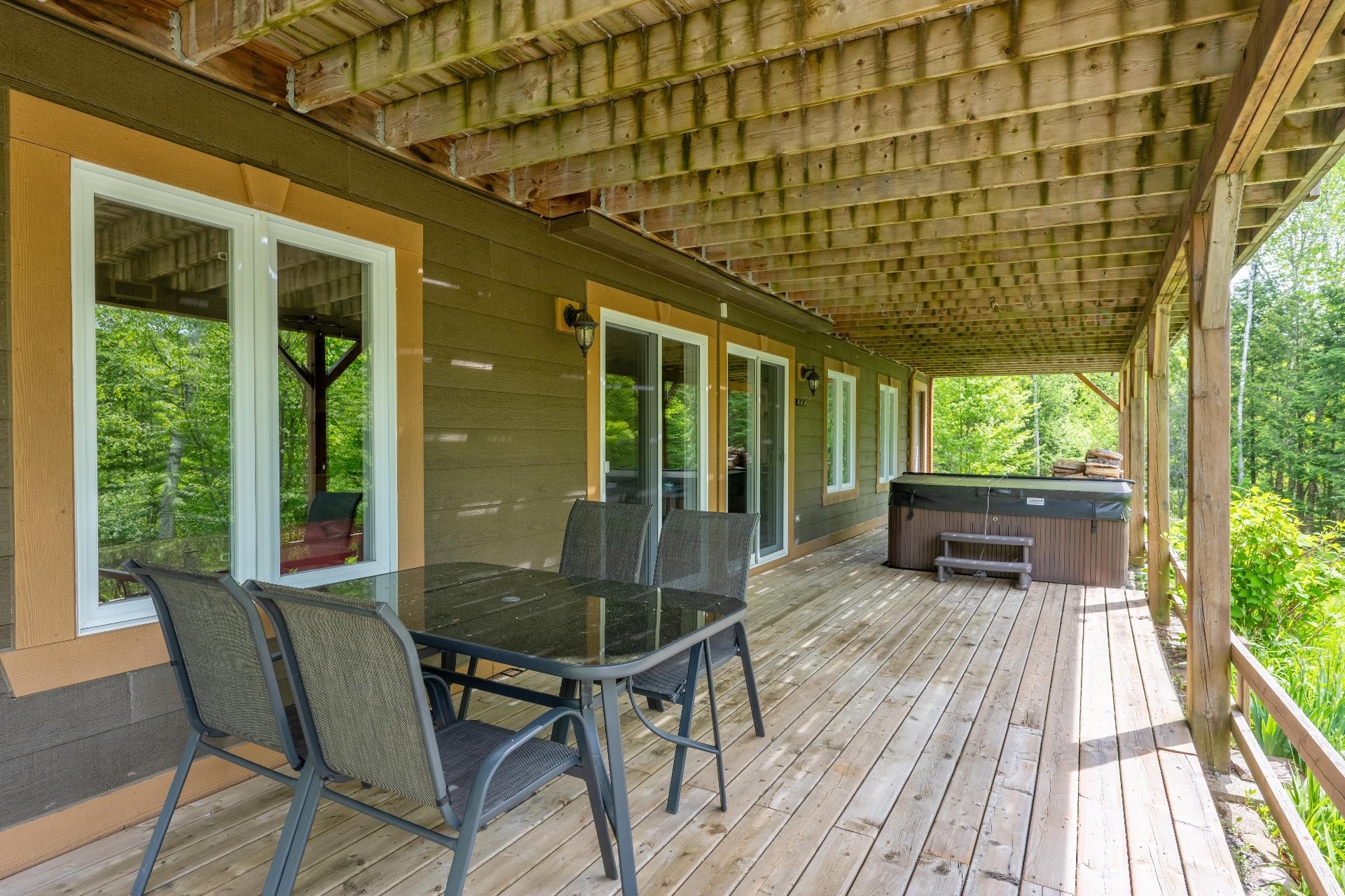 Balcon - 345 - 347 Ch. Grenier, Lac-Supérieur, QC