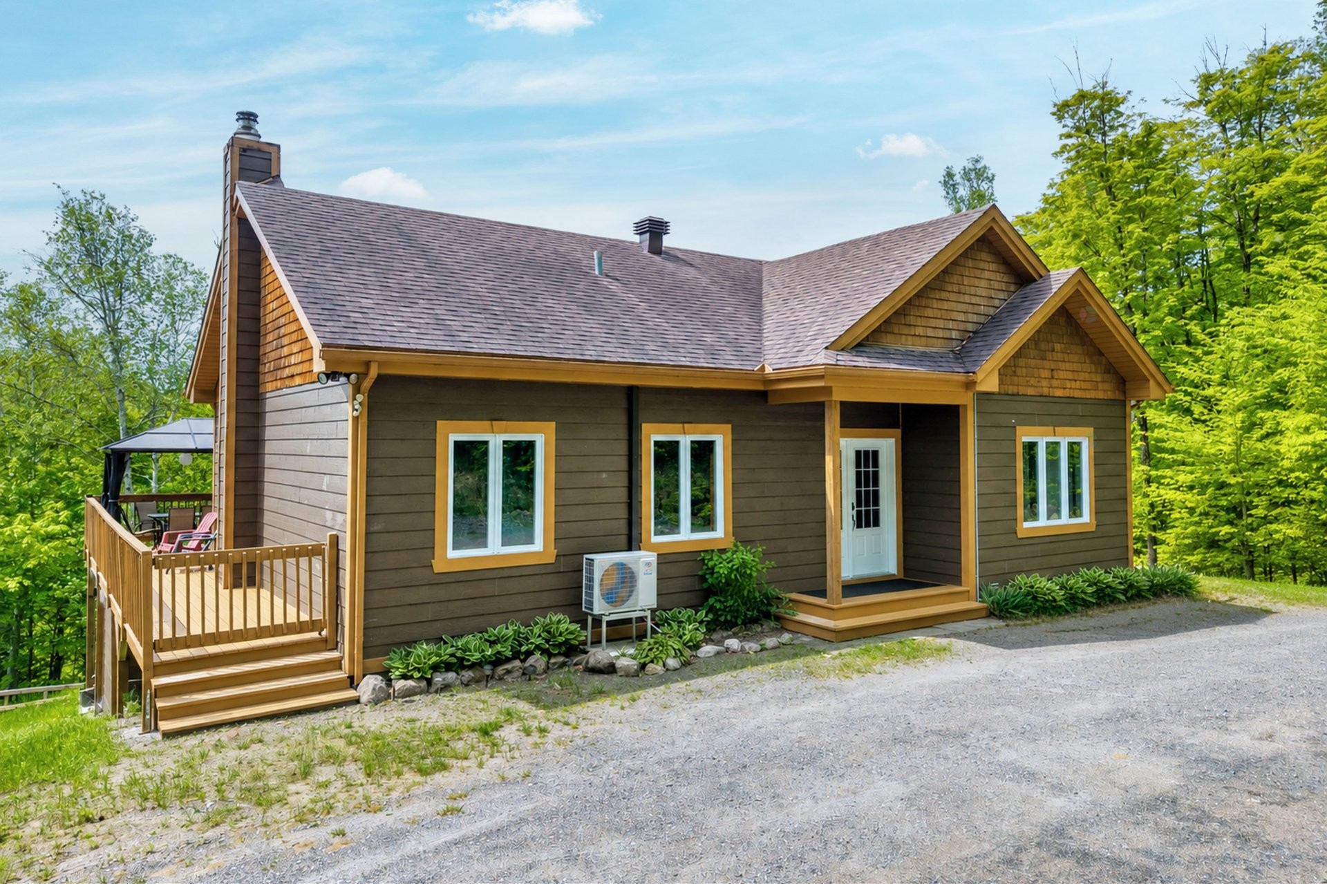 Façade - 345 - 347 Ch. Grenier, Lac-Supérieur, QC