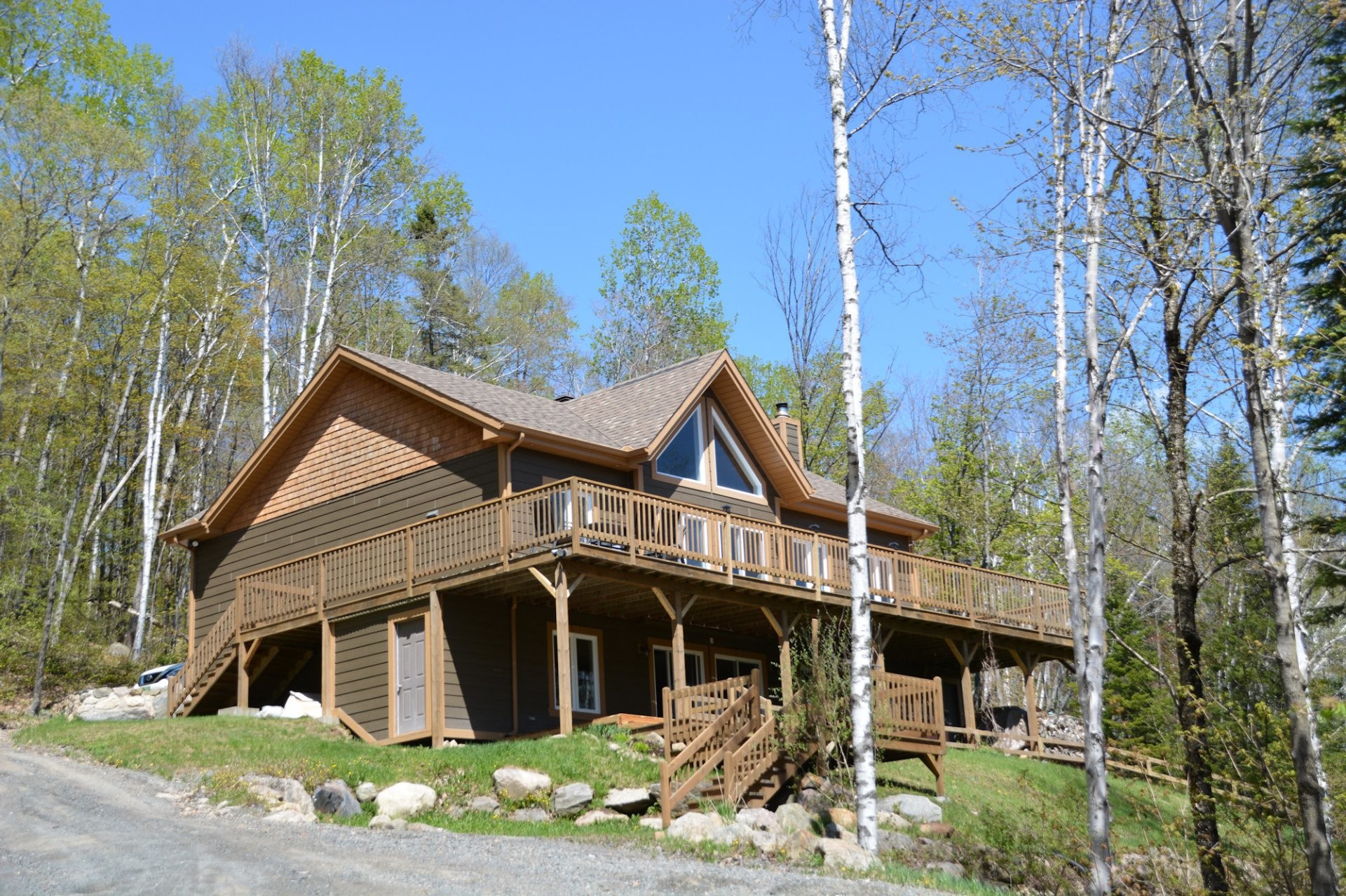 Face arrière - 345 - 347 Ch. Grenier, Lac-Supérieur, QC