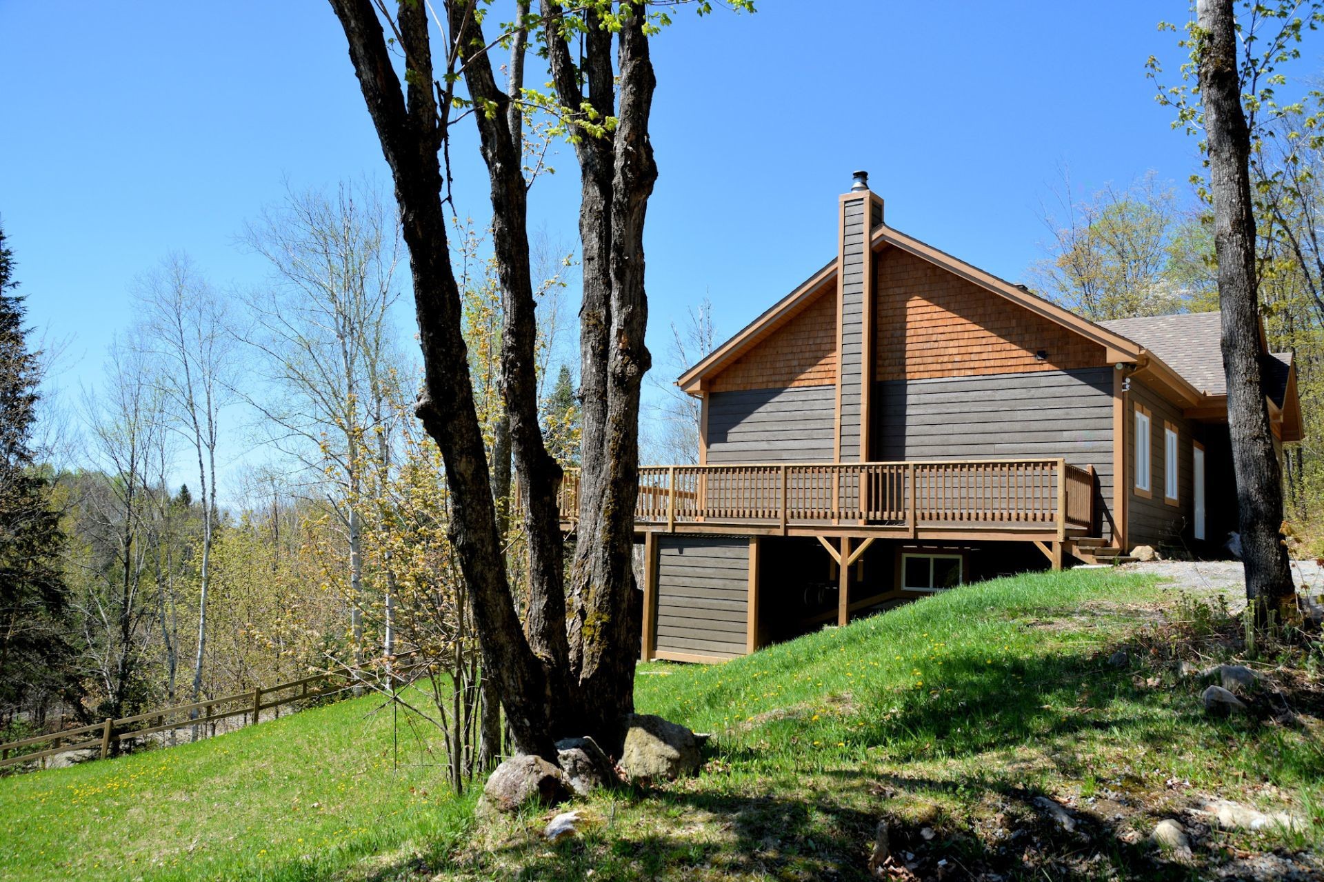 Face arrière - 345 - 347 Ch. Grenier, Lac-Supérieur, QC