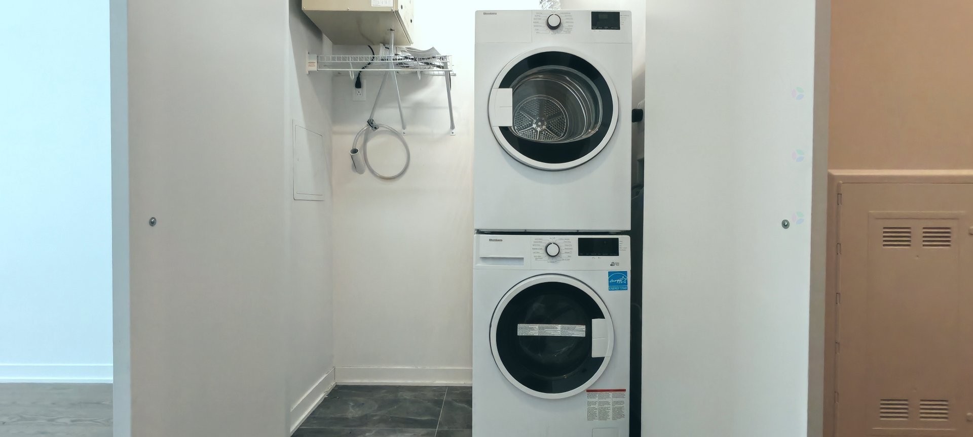 Salle de lavage - 405-1485 Rue Des Bassins, Montréal (Le Sud-Ouest), QC - Indoor Photo Showing Laundry Room
