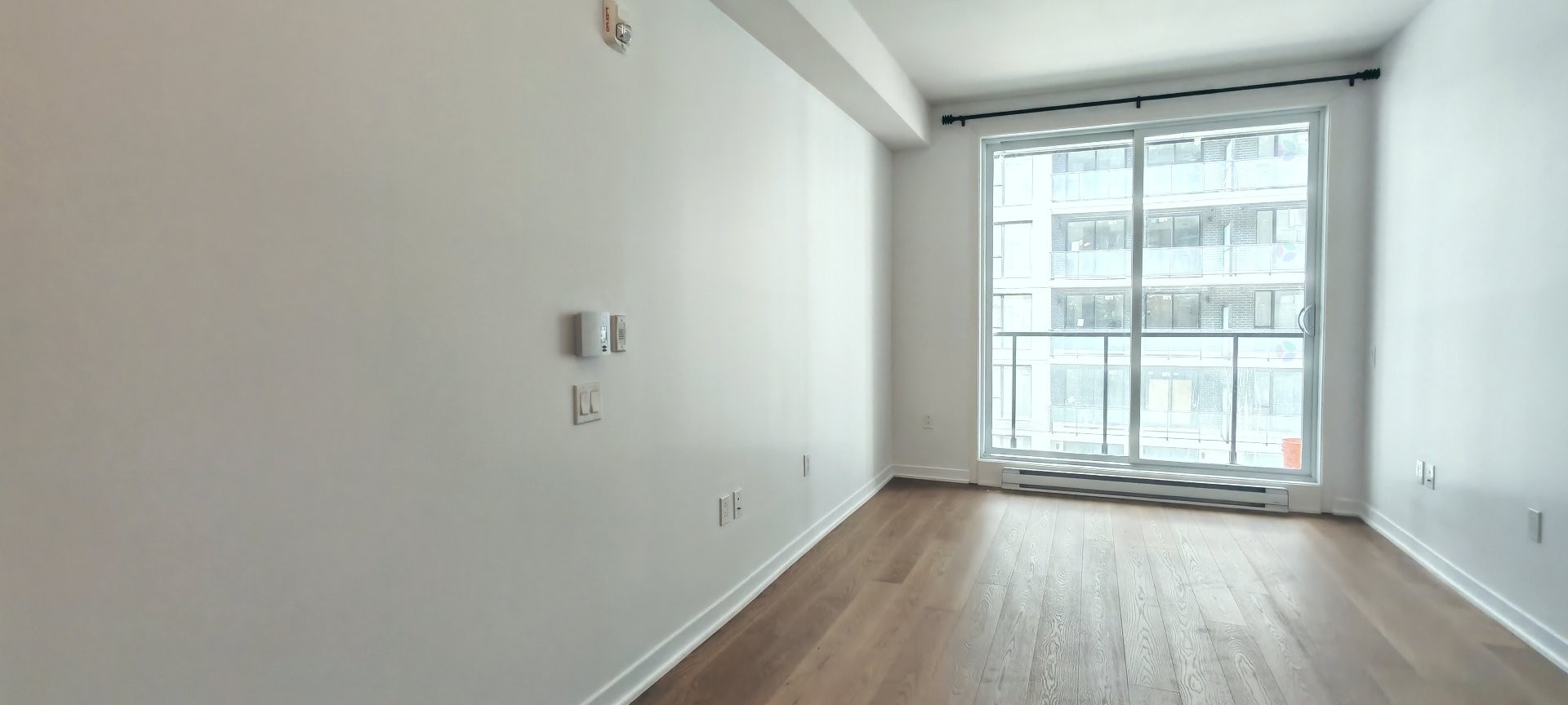 Salon - 405-1485 Rue Des Bassins, Montréal (Le Sud-Ouest), QC - Indoor Photo Showing Other Room