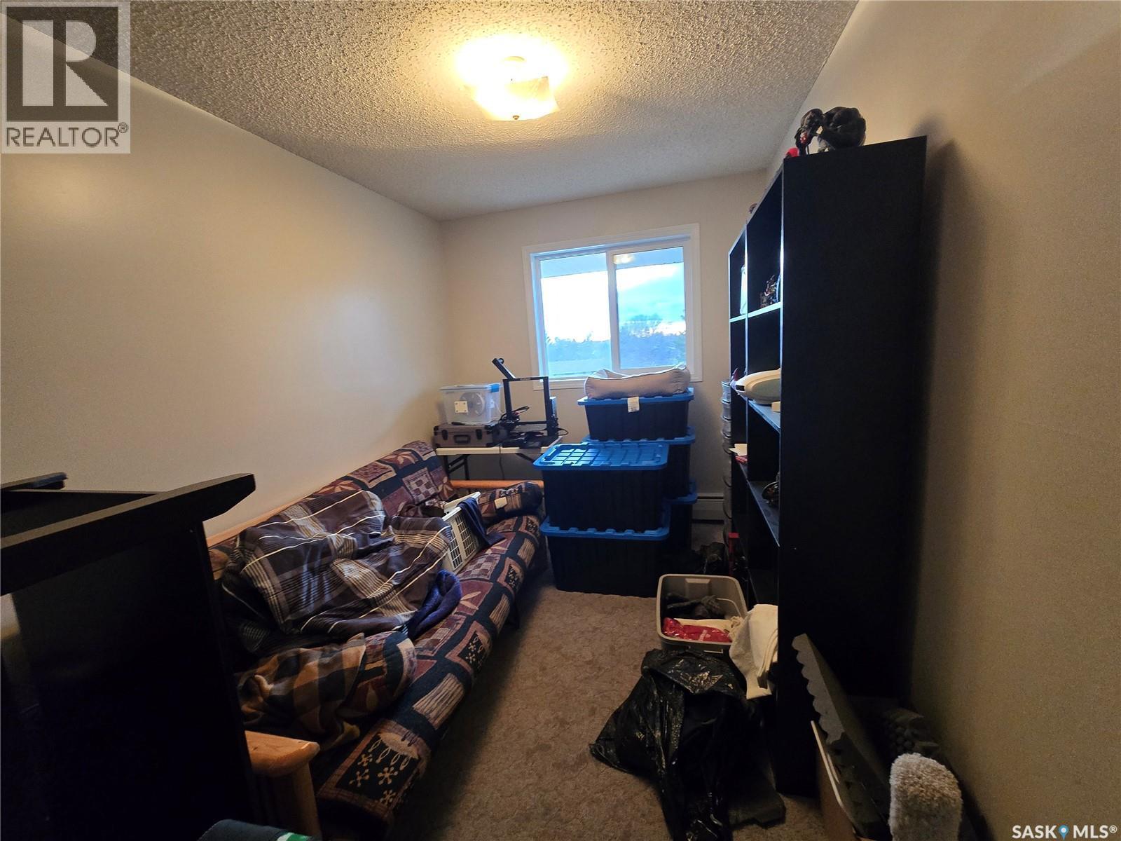 301 1822 Eaglesham Avenue, Weyburn, SK - Indoor