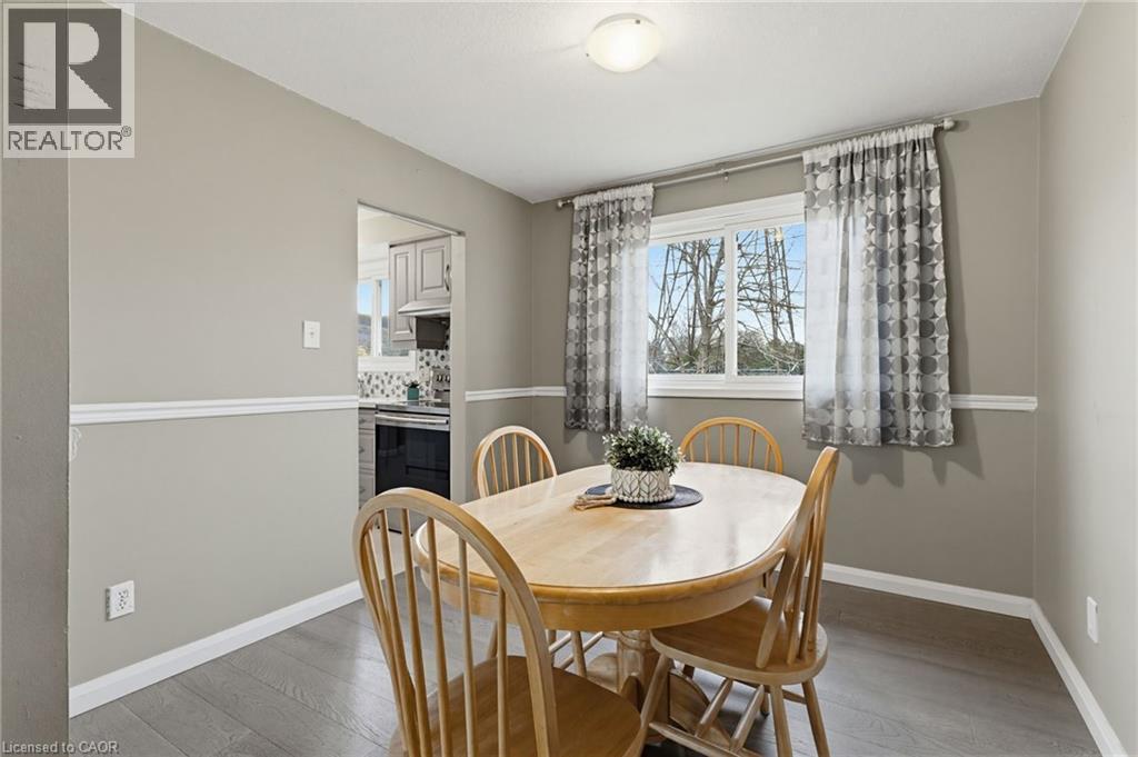 55 Yarmouth Court, Hamilton, ON - Indoor Photo Showing Dining Room