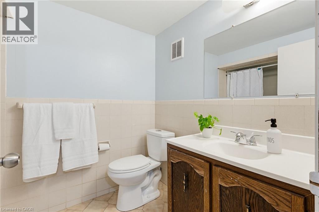 55 Yarmouth Court, Hamilton, ON - Indoor Photo Showing Bathroom