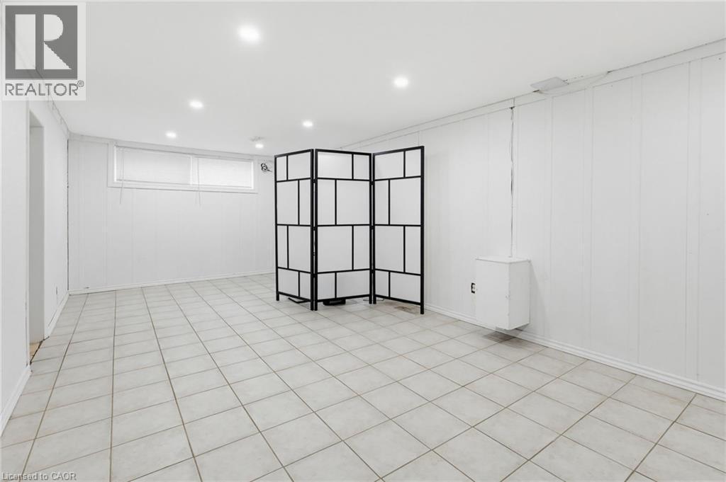 55 Yarmouth Court, Hamilton, ON - Indoor Photo Showing Other Room
