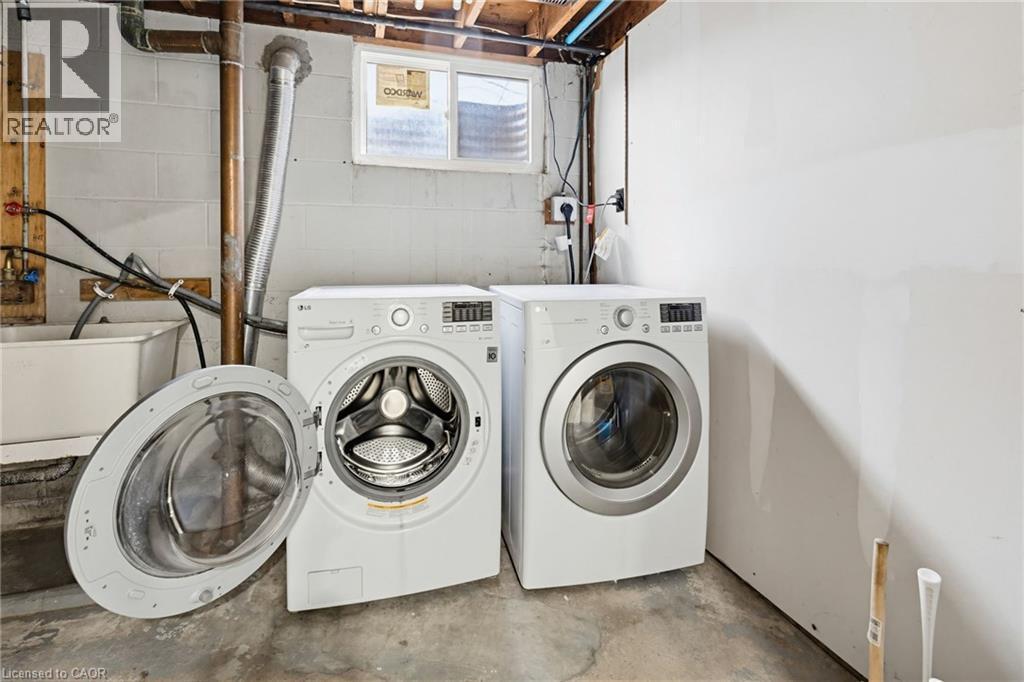 55 Yarmouth Court, Hamilton, ON - Indoor Photo Showing Laundry Room