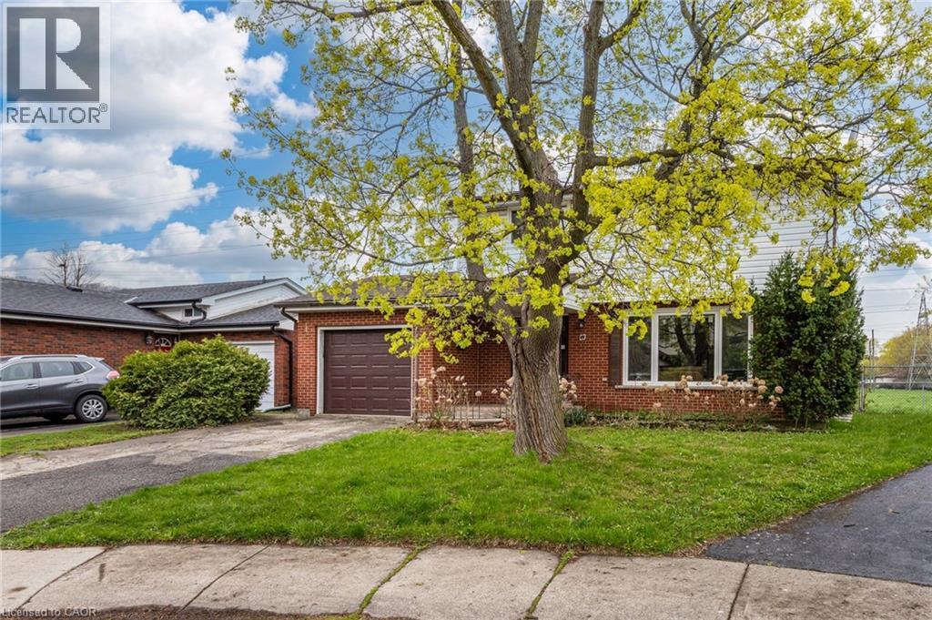 55 Yarmouth Court, Hamilton, ON - Outdoor