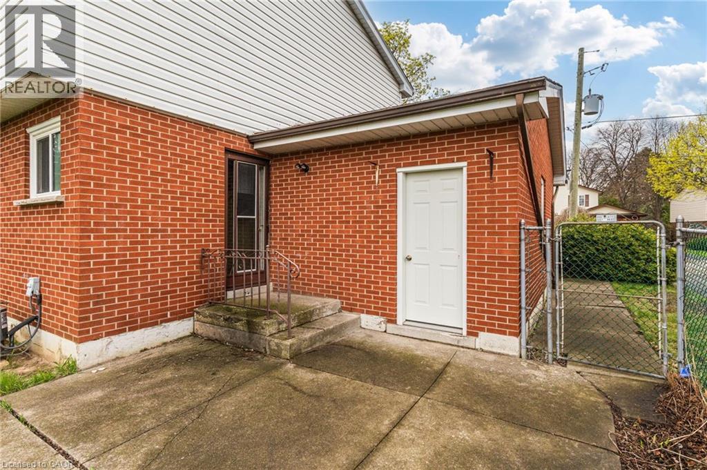 55 Yarmouth Court, Hamilton, ON - Outdoor With Exterior