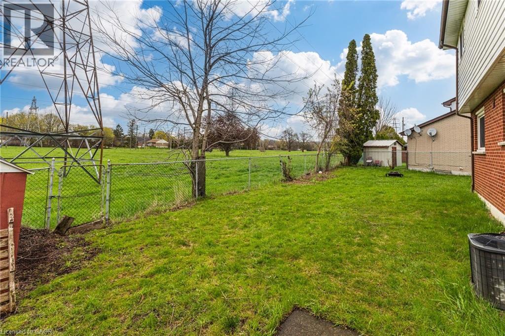 55 Yarmouth Court, Hamilton, ON - Outdoor