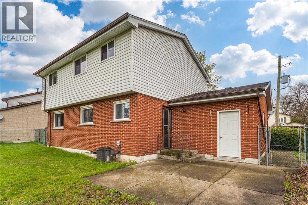 55 Yarmouth Court, Hamilton, ON - Outdoor With Exterior