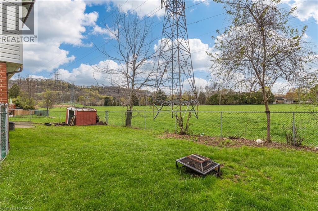 55 Yarmouth Court, Hamilton, ON - Outdoor