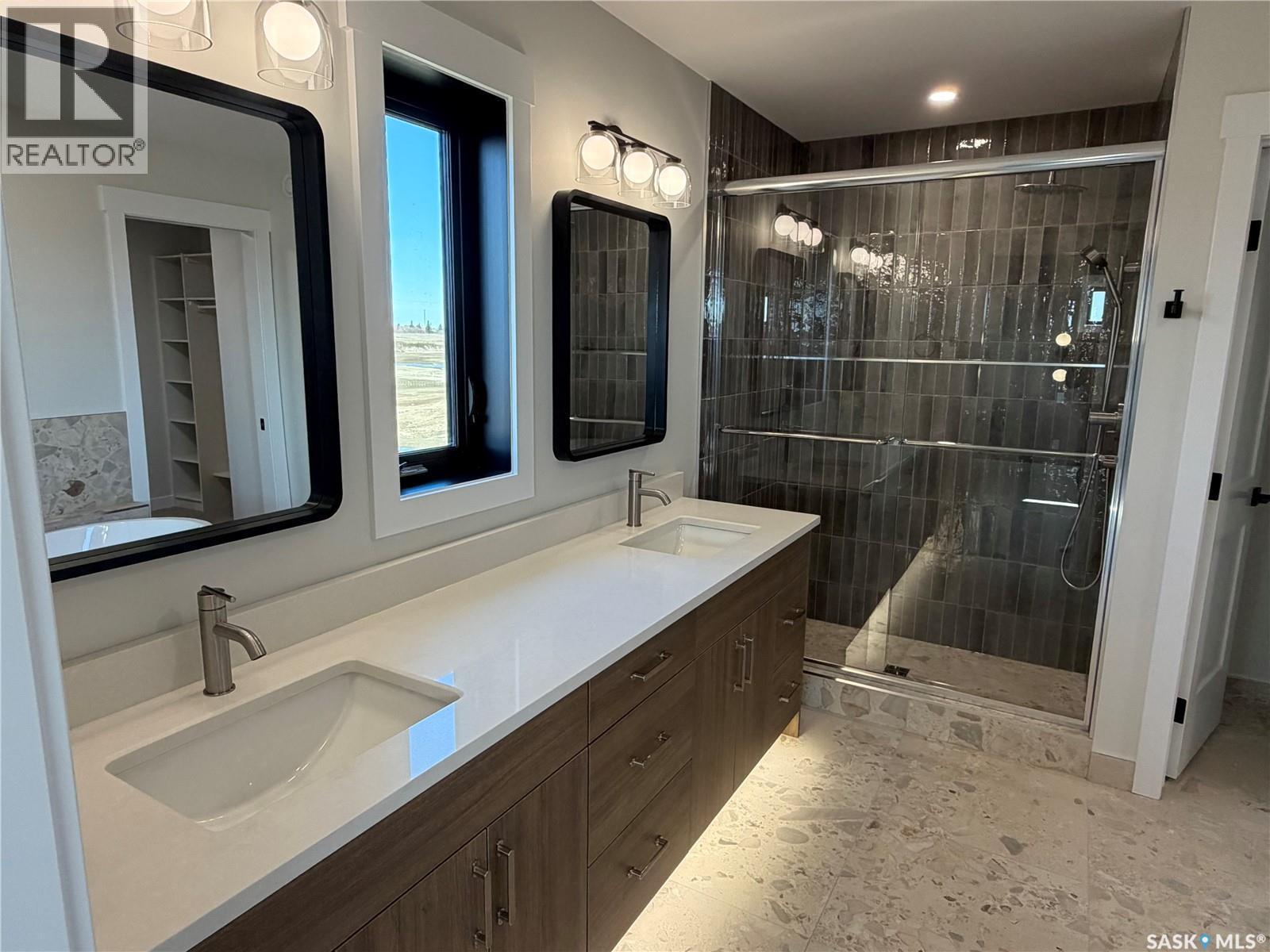 310 Traeger Manor, Saskatoon, SK - Indoor Photo Showing Bathroom