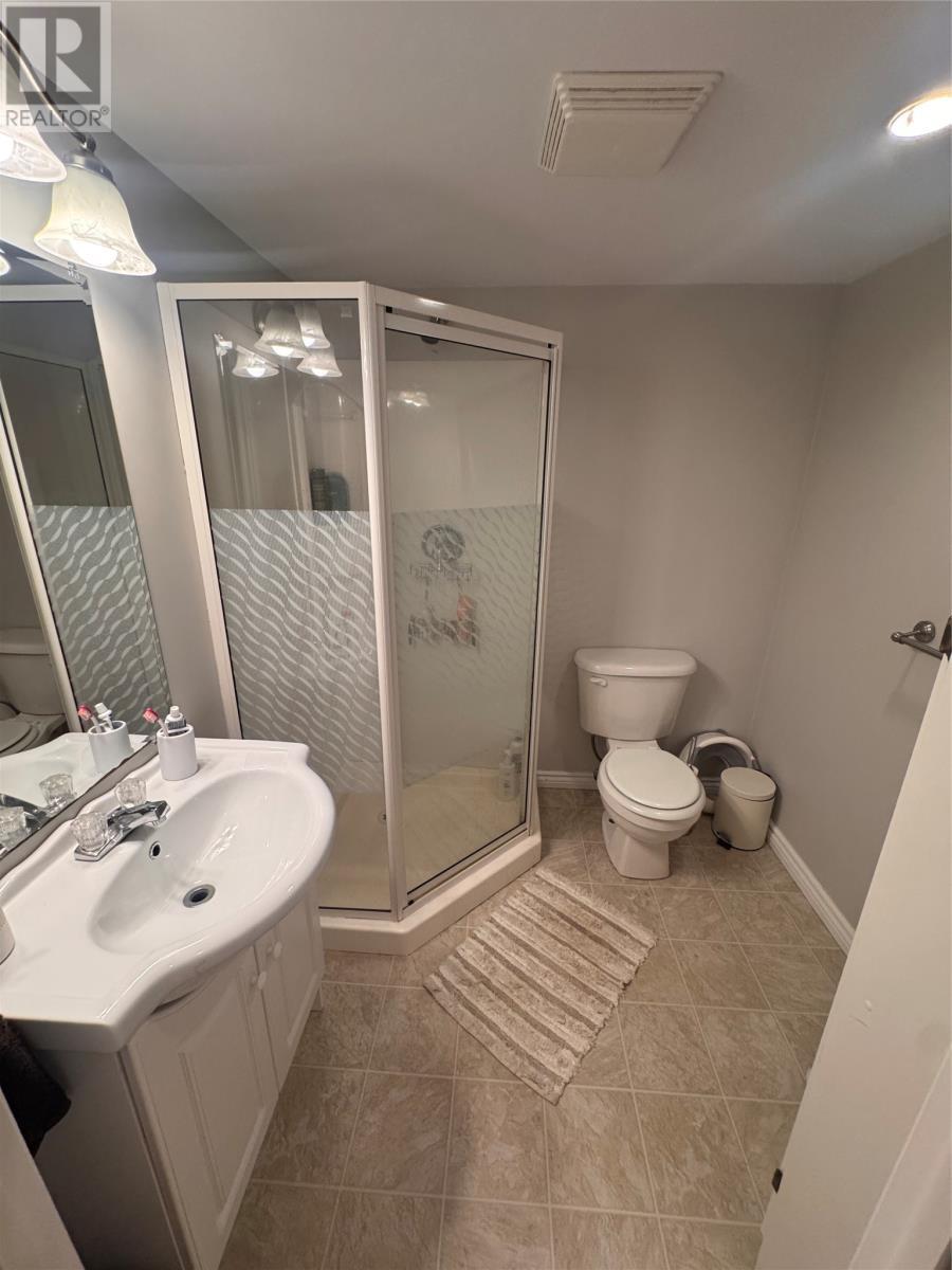 2 Heath Crescent, Gander, NL