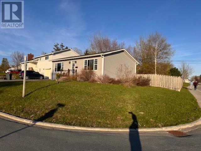 2 Heath Crescent, Gander, NL