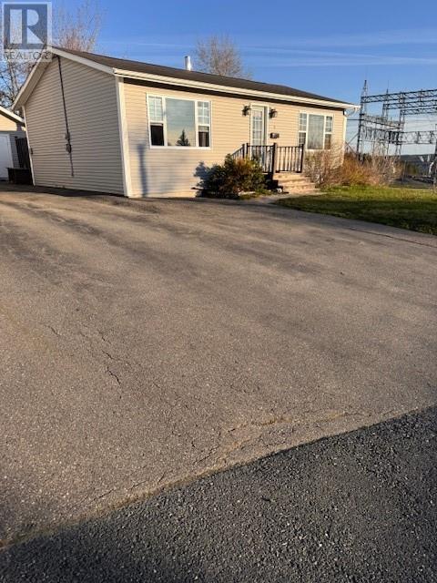 2 Heath Crescent, Gander, NL