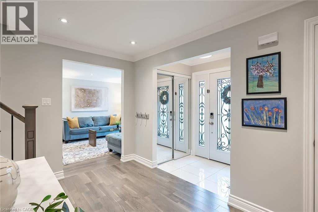 2475 Cavendish Drive, Burlington, ON - Indoor Photo Showing Other Room