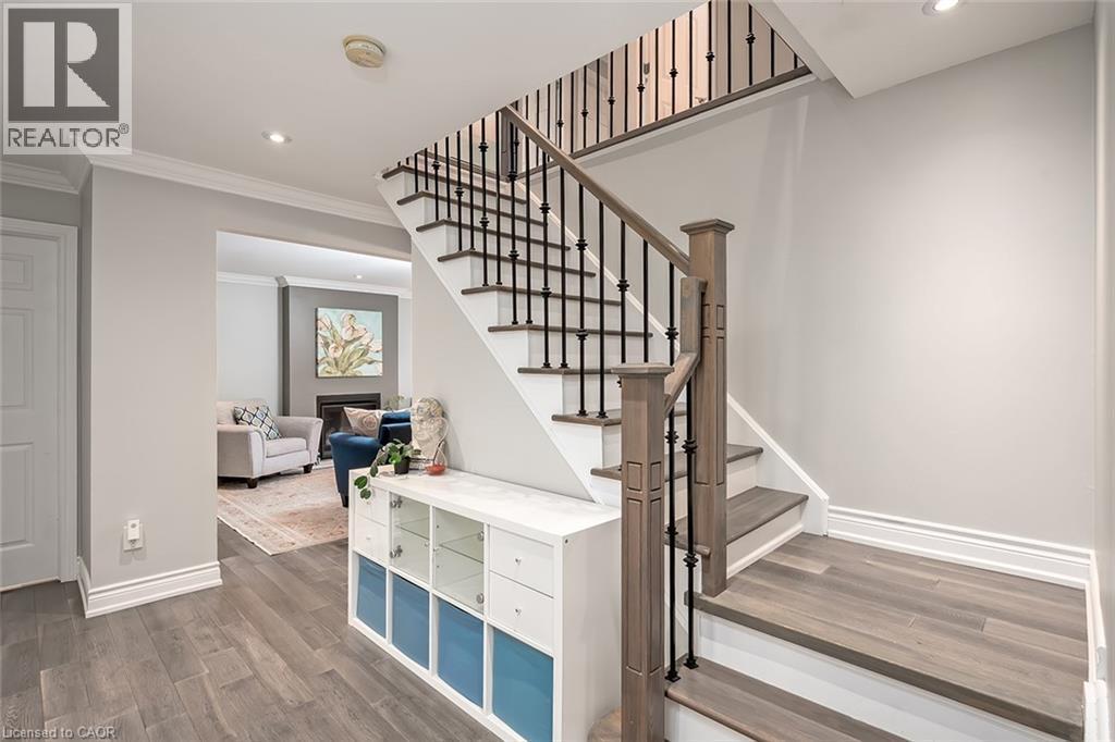 2475 Cavendish Drive, Burlington, ON - Indoor Photo Showing Other Room