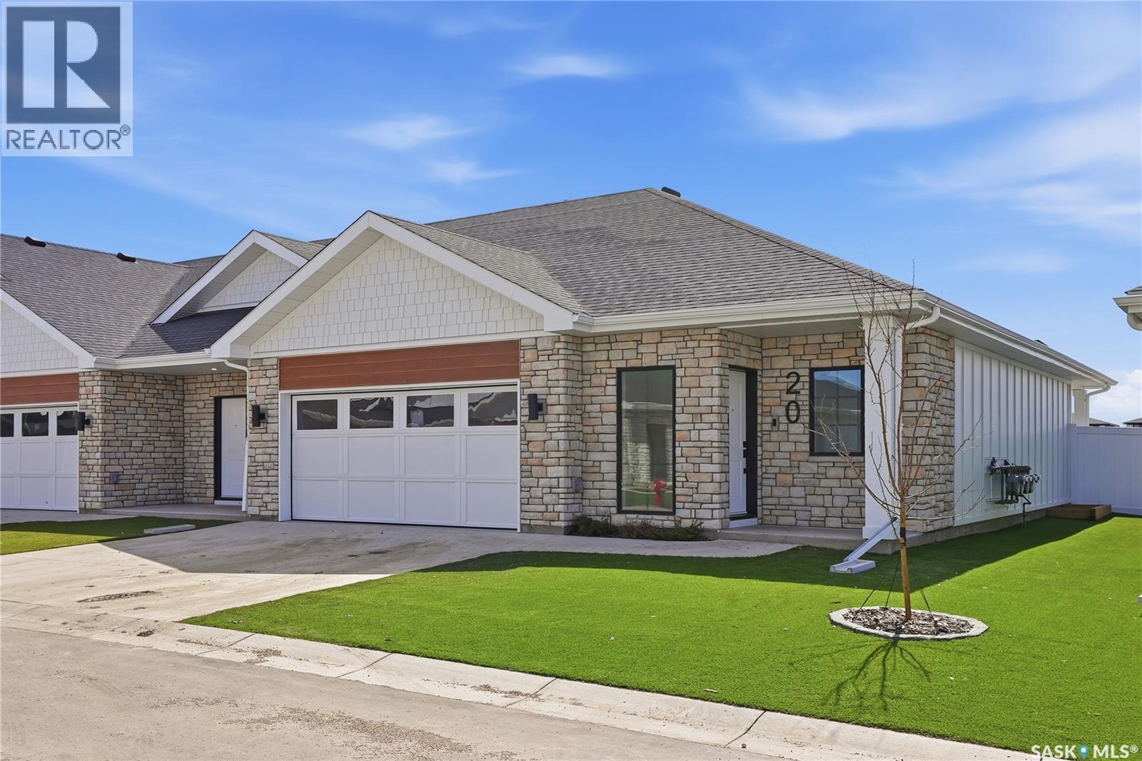 20 720 Brighton Boulevard, Saskatoon, SK - Outdoor