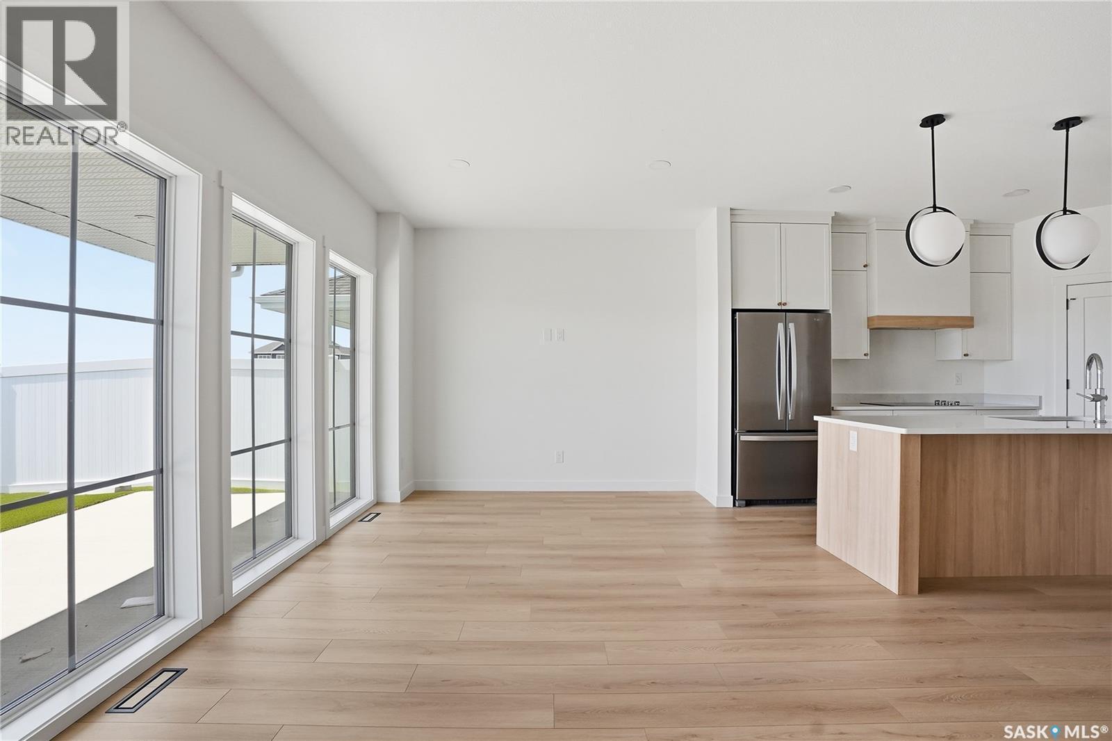 20 720 Brighton Boulevard, Saskatoon, SK - Indoor Photo Showing Kitchen