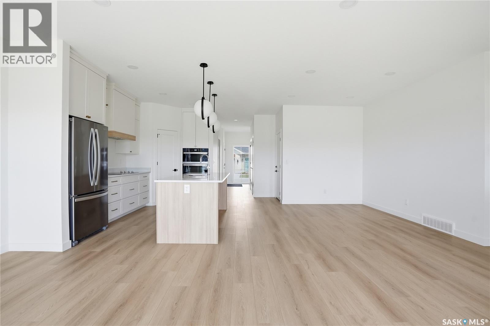 20 720 Brighton Boulevard, Saskatoon, SK - Indoor Photo Showing Kitchen