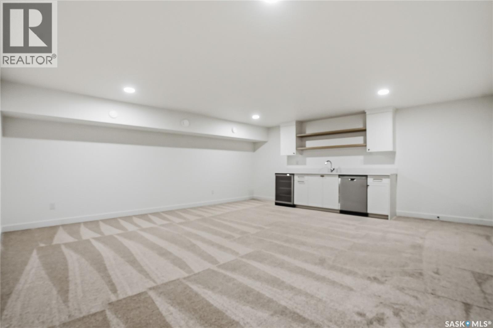 20 720 Brighton Boulevard, Saskatoon, SK - Indoor