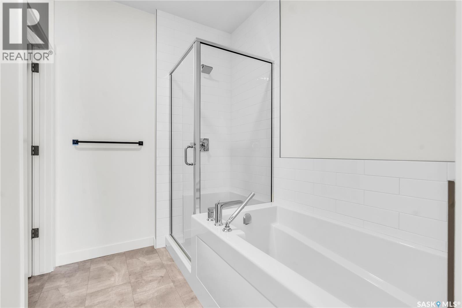 20 720 Brighton Boulevard, Saskatoon, SK - Indoor Photo Showing Bathroom