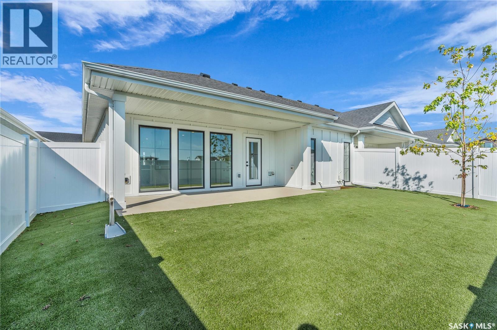 20 720 Brighton Boulevard, Saskatoon, SK - Outdoor