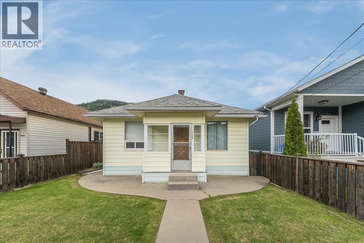 1734 Third Avenue, Trail, BC - Outdoor