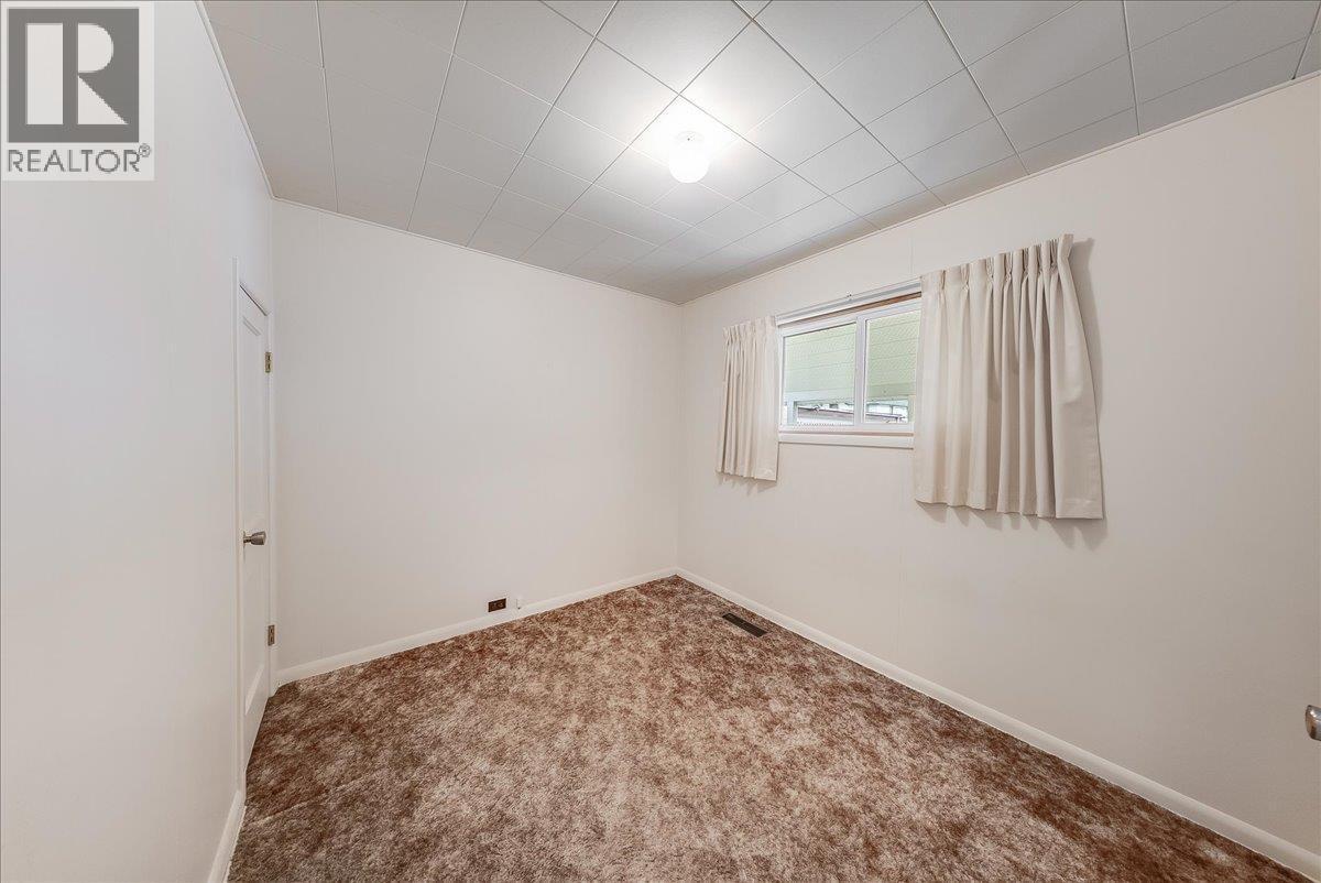 1734 Third Avenue, Trail, BC - Indoor Photo Showing Other Room