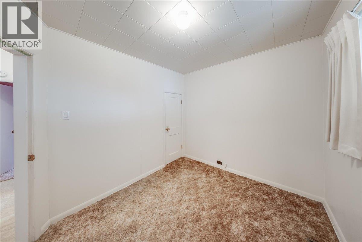 1734 Third Avenue, Trail, BC - Indoor Photo Showing Other Room