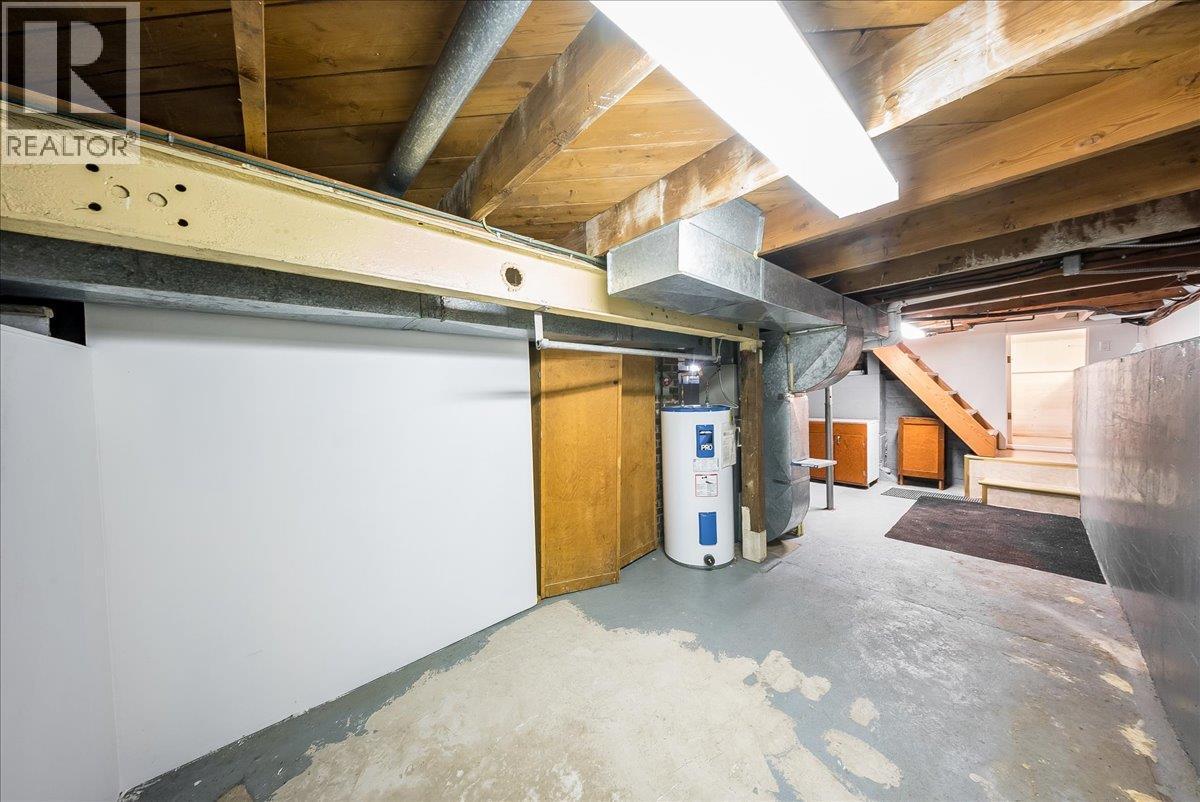 1734 Third Avenue, Trail, BC - Indoor Photo Showing Basement