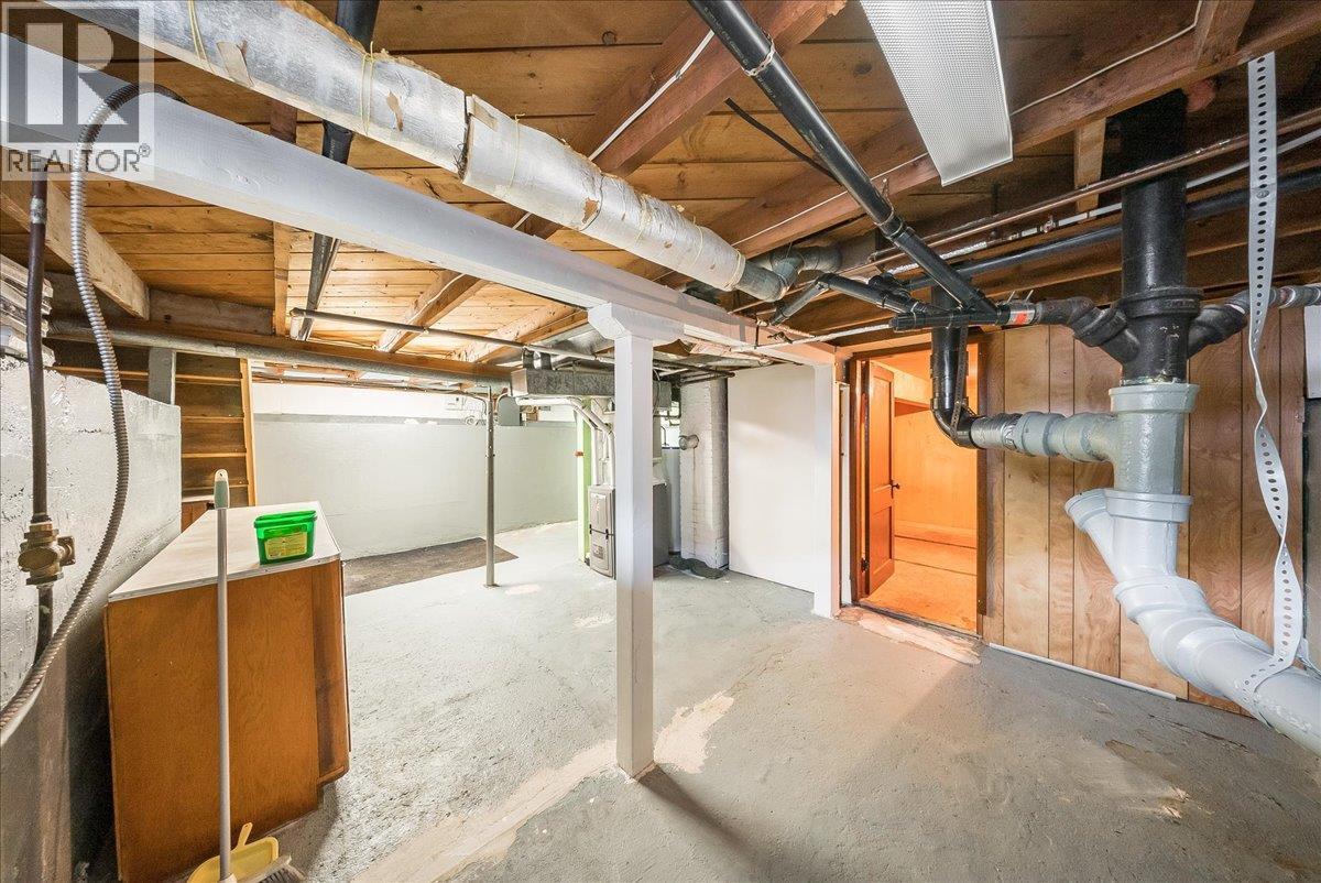 1734 Third Avenue, Trail, BC - Indoor Photo Showing Basement