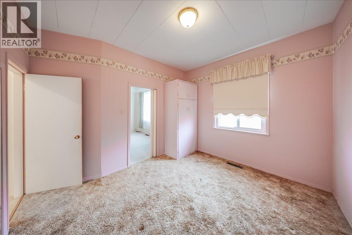 1734 Third Avenue, Trail, BC - Indoor Photo Showing Other Room