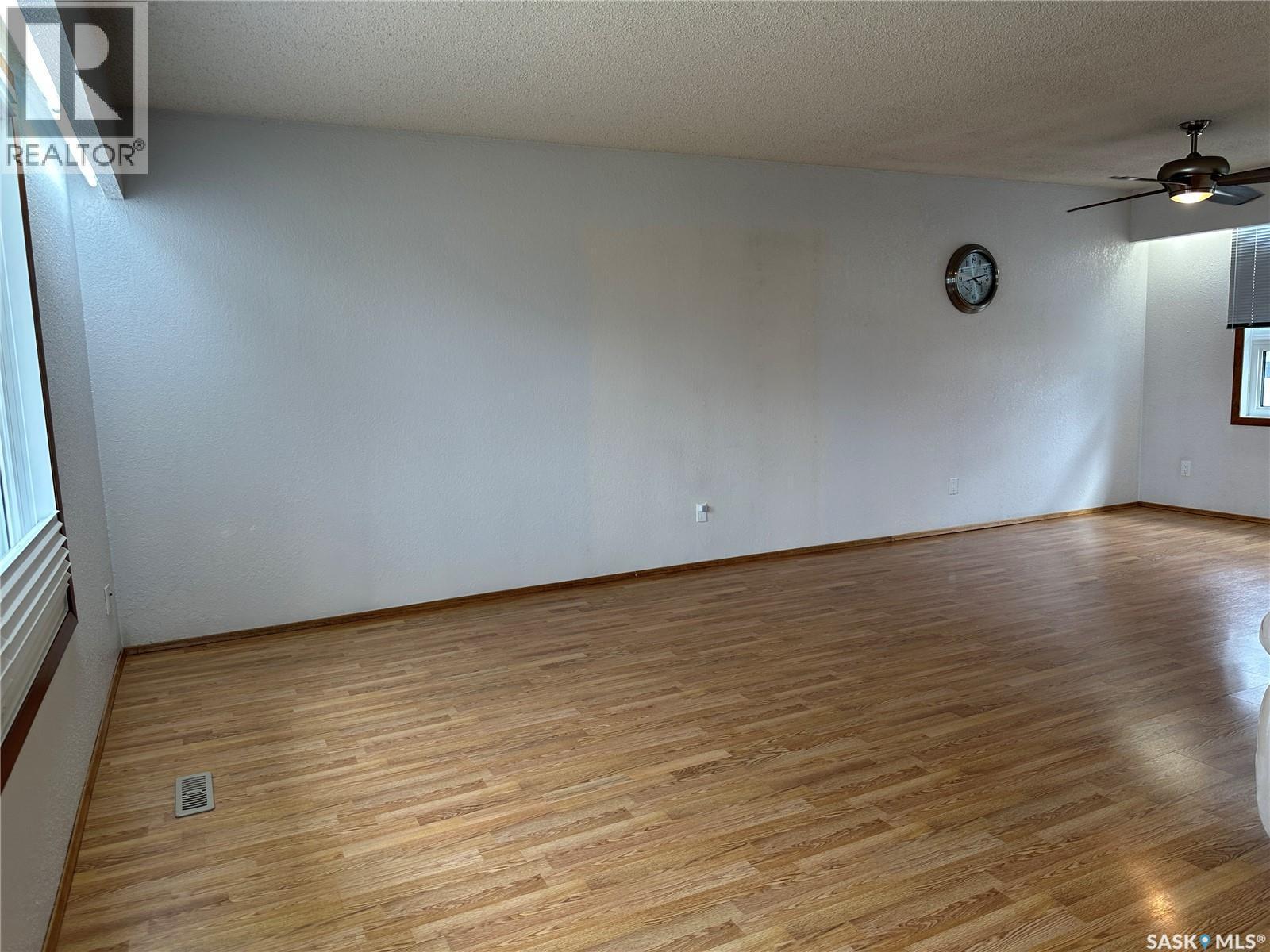606 Staveley Crescent, Weyburn, SK - Indoor Photo Showing Other Room