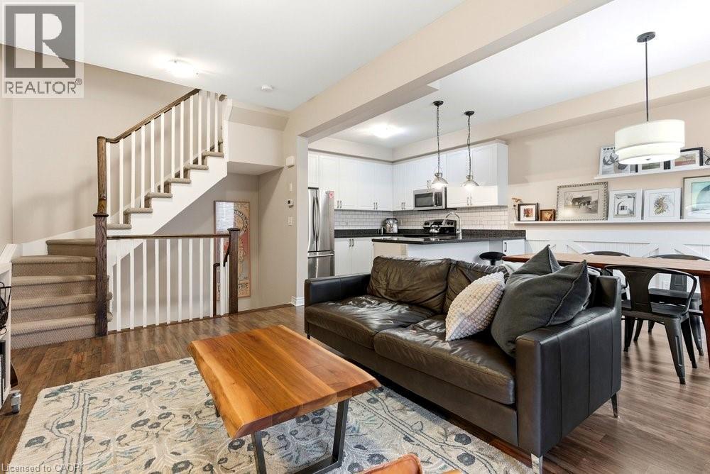 2362 Peppiatt Common, Burlington, ON - Indoor Photo Showing Living Room