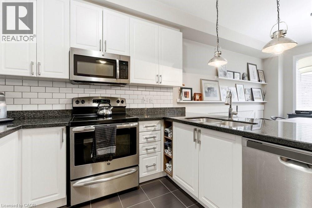 2362 Peppiatt Common, Burlington, ON - Indoor Photo Showing Kitchen With Double Sink With Upgraded Kitchen