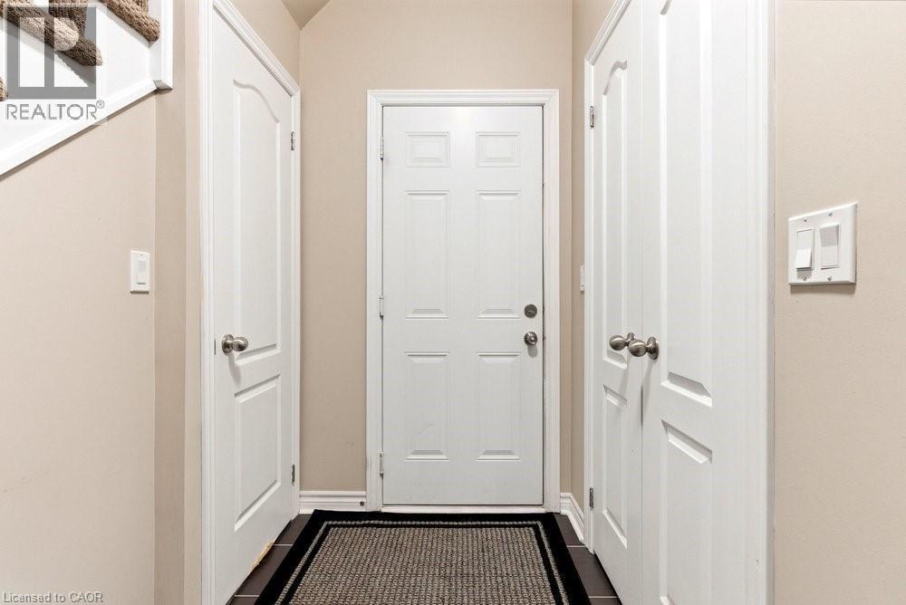 2362 Peppiatt Common, Burlington, ON - Indoor Photo Showing Other Room